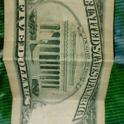 Collectible 5 dollar bill like new, printed in 1995