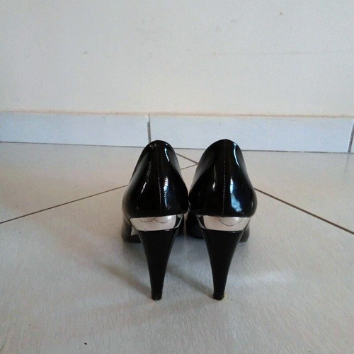 Roberto Botella patent leather black pumps size 37 like new