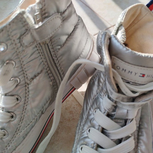 Tommy Hilfiger athletic shoes size 35 gray like new