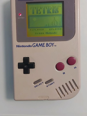 Nintendo Game Boy μεταχειρισμένο με δύο παιχνίδια σε άριστη κατάσταση