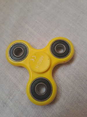 Spinner μεταχειρισμένο, έντονο κίτρινο χρώμα