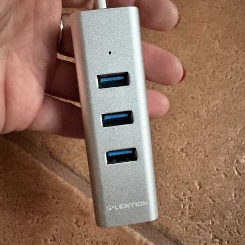 LENTION USB Hub 3-port USB 3.0 like new