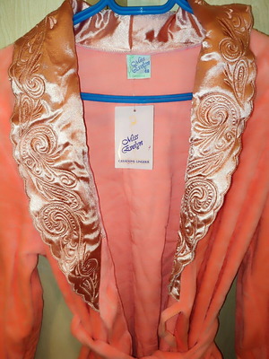 Women's robe new, size 48, coral with velvety feel