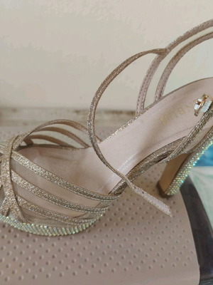 Dakounia like new, size 37, gold and silver