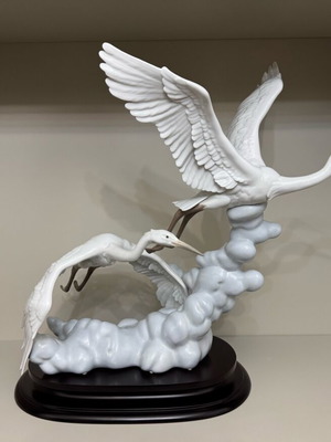 Πορσελάνινο γλυπτό Llardo σαν καινούργιο, δύο ερωδιοί με ξύλινη βάση