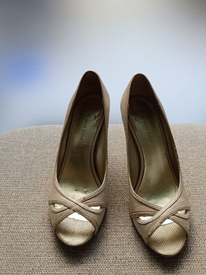 Γόβες Peep-toe Anne Klein μεταχειρισμένες, σατινέ μπεζ απομίμηση φίδι