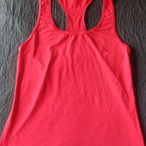 Sleeveless top coral, like new, one size