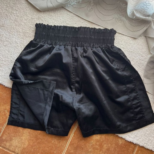 Force1 20oz and Olympus 12oz gloves set with shin guards, shorts, and groin guard like new