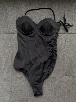 Guess one-piece swimsuit new, black, size M
