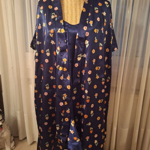 Retro satin robe and nightgown set in dark blue with floral pattern like new