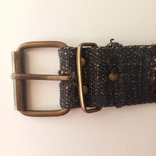 Black shiny simple belt like new with classic buckle