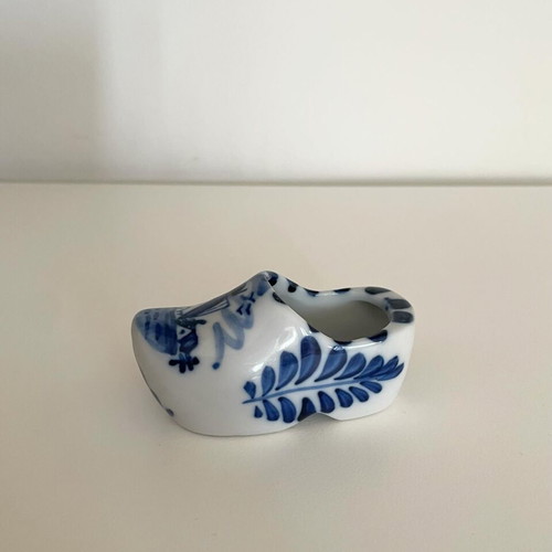 Delft shoe like new, collectible porcelain