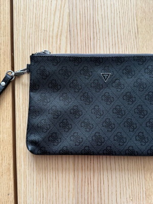 Guess Men’s Pouch Bag, black