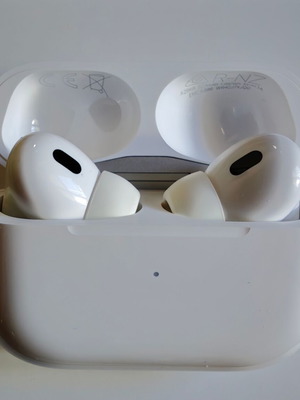 Apple AirPods Pro (2nd generation) με MagSafe Charging Case (USB‑C) σαν καινούργια