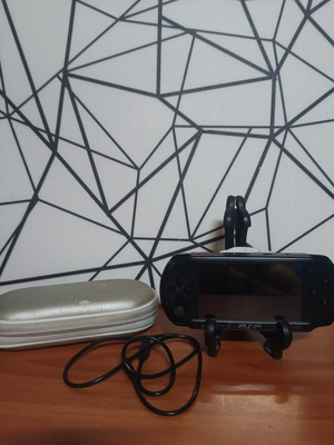 Sony PlayStation Portable (PSP) σαν καινούργιο με πλήρη παιχνίδια