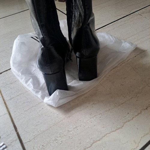 Zara patent leather ankle boots size 40 like new, black