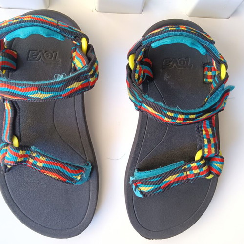 Teva Hurricane XLT 2 kids sandals size 31 like new, multicolor