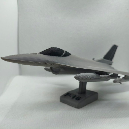 F-16 Fighting Falcon model like new