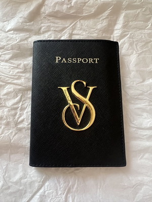 Victoria's Secret passport holder leather used, black and gold