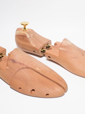 Cedar shoe trees size 40/41