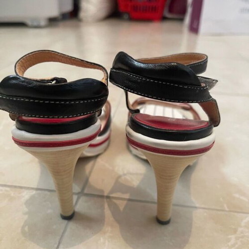 Women's sandal with high heel like new, size 38