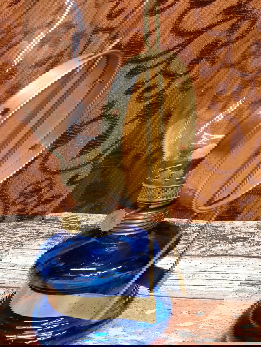 Λάμπα πετρελαίου PRODRYN με μπλε γυαλί σαν καινούργια