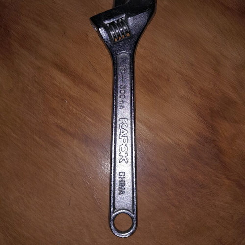 Wrench tools like new, 1 adjustable, 3 hex, 5 open-end
