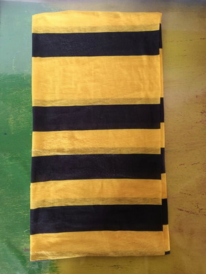 Περιλαίμιο καινούργιο σε μαύρο και κίτρινο χρώμα