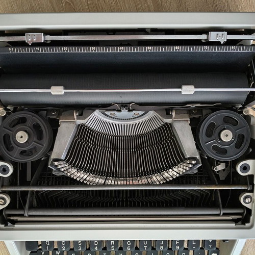 Olivetti Dora typewriter used, 1971, functional with Greek keyboard