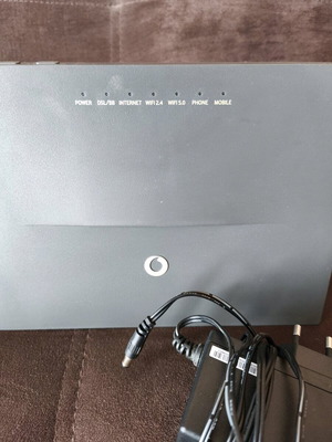 Vodafone H300s router like new with WiFi 2.4G & 5G