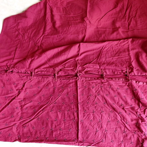 Single burgundy duvet cover like new with embroidered flowers