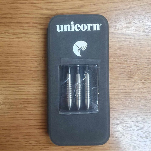 Unicorn John Lowe World Champion Steel Tip Darts new 25 grams