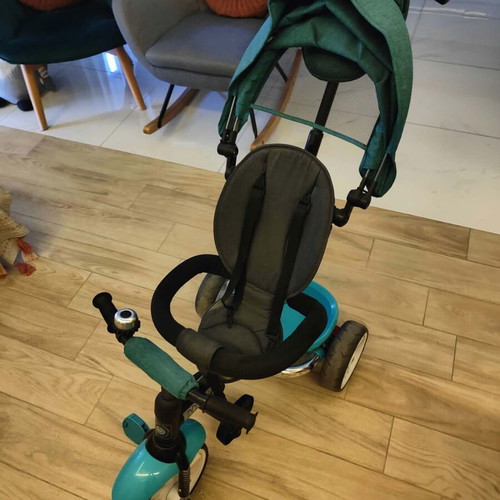 Lorelli toddler tricycle like new with safety features