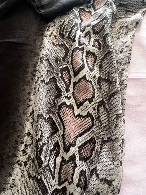 Κασκόλ εσάρπα καινούργιο, 100% viscose, διαστάσεις 180x90