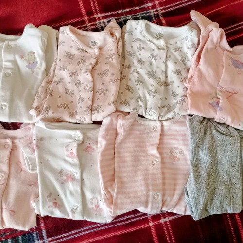 Baby bodysuits like new, pack of 8, size 50 newborn