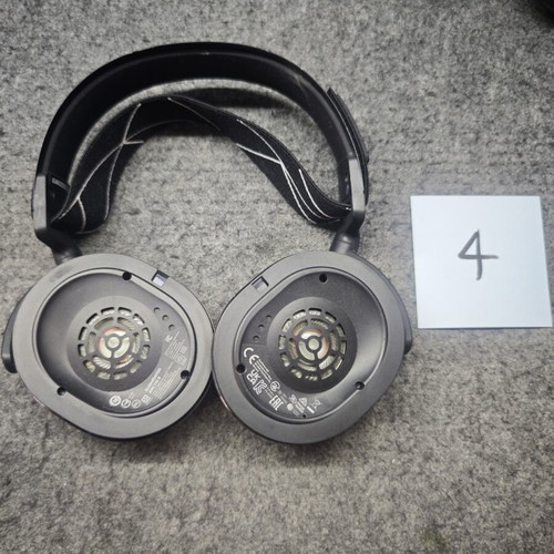 Steelseries wireless headphones for parts or repair