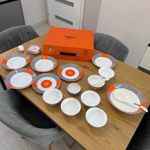 Hermes 28-piece dinnerware set new, porcelain