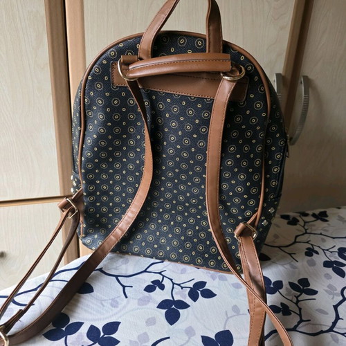 Brown backpack like new 35×33 cm