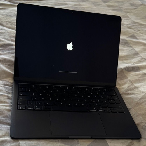 MacBook Air M4 like new, 24GB RAM, 512GB SSD