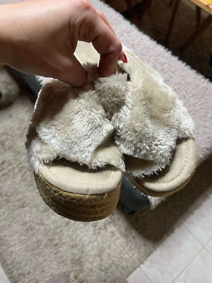 Fur slippers used, size 39