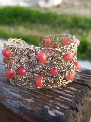 Energy bracelet new with azard wire and nephrite semi-precious stones