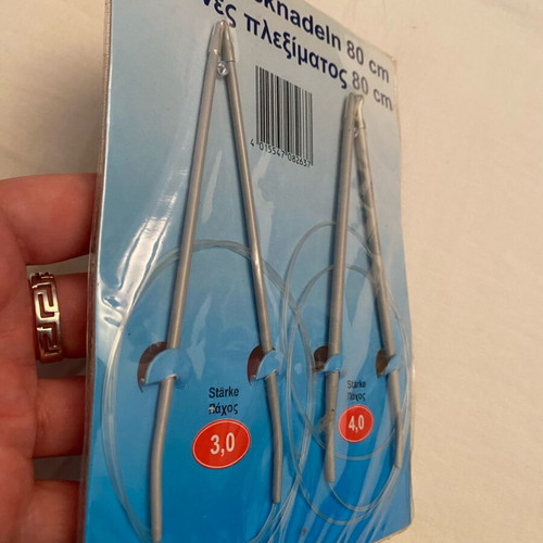 Knitting needles 80cm brand new, thickness 3 & 4