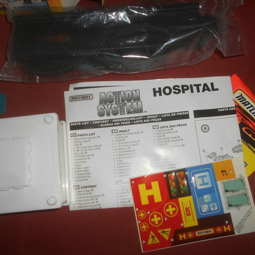 Matchbox Action System Hospital vintage toy 1996, like new