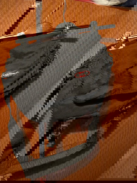 чанта eastpak
