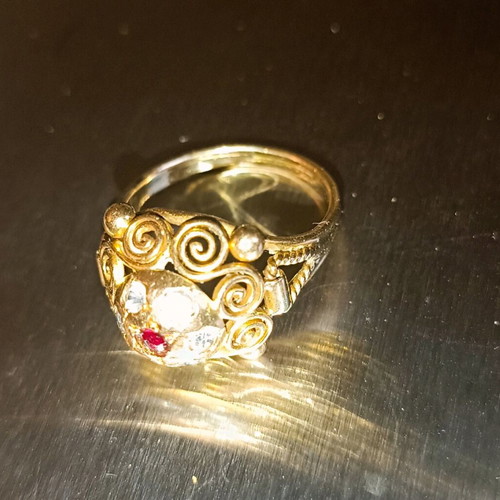 Gold vintage women's ring 14K like new with red zircon stone