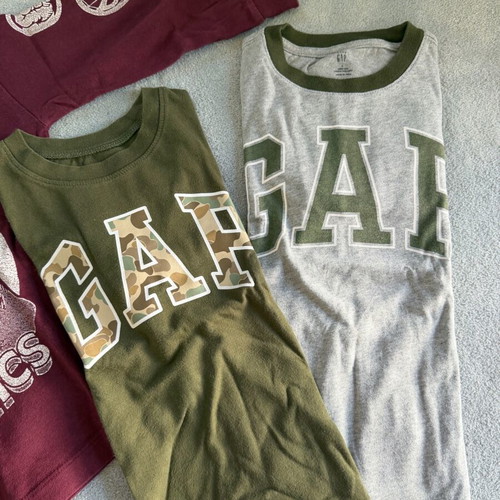 GAP kids long-sleeve shirts like new, 4 years, 3 colorful pieces