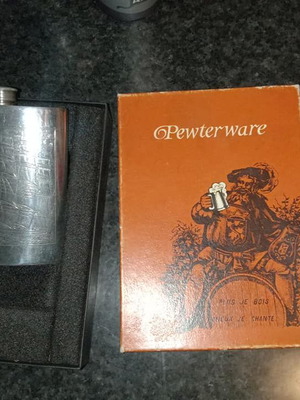Flask σκαλιστό μεταχειρισμένο boxed Pewterware Sheffield England