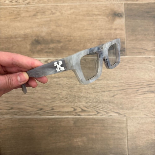 Off White marble sunglasses like new with box and case