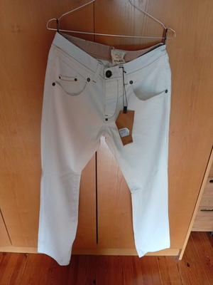 Bylot white jeans new, straight fit size 33