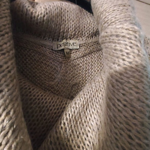 Beige knitted sweater like new, size M
